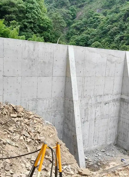 青岛平度重力式挡土墙